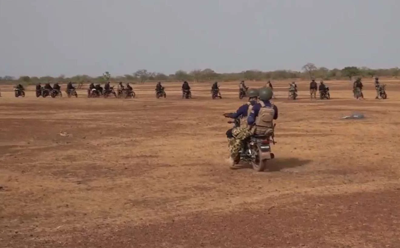 Des soldats de l'armée du Burkina Faso en opération. Image d'illustration