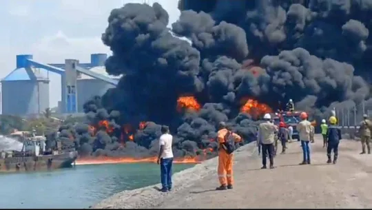 Image de l'ncendie au port de Lomé