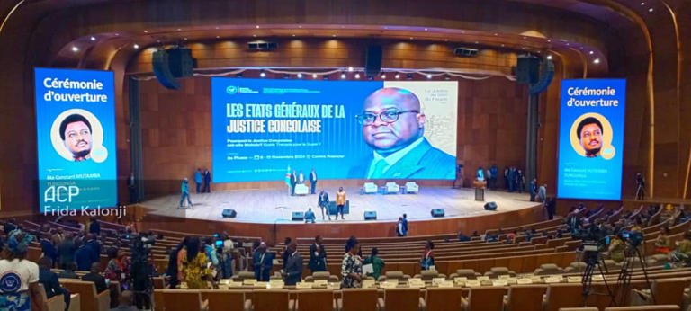 Le président congolais Félix Tshisekedi et des magistrats