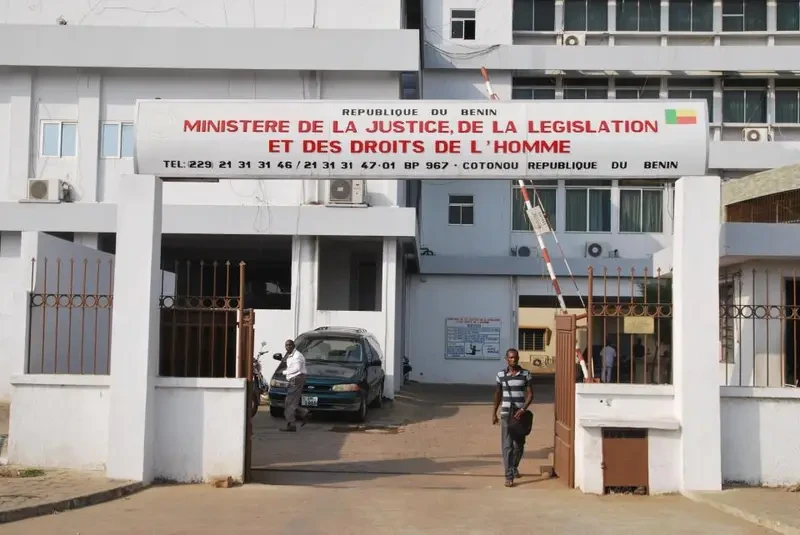 Entrée du ministère de la Justice et de la législation