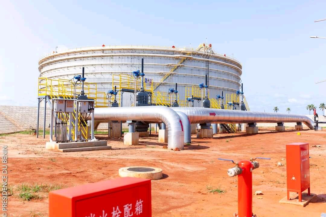 Intérieur de la plateforme exploitant le pétrole nigérien à Sèmè-Podji. © Présidence du Bénin