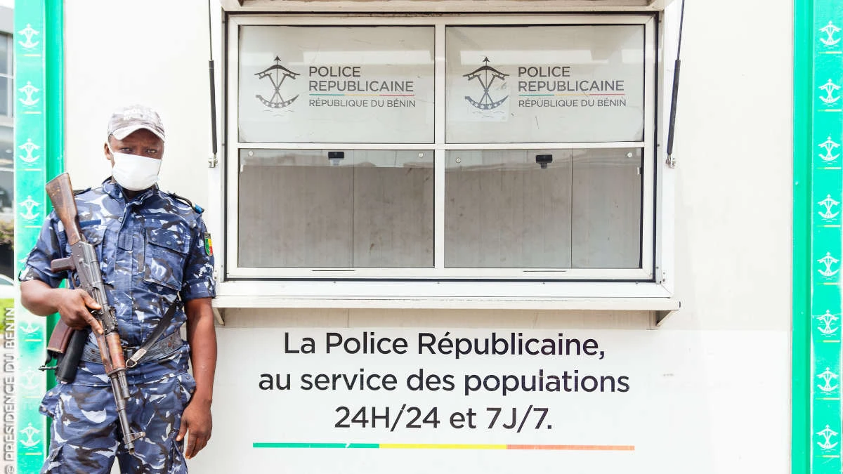 Un agent de la police républicaine